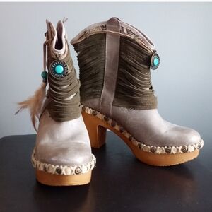 Nemonic Boho style platform cowboy boots